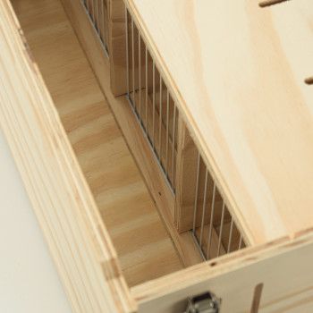Pluma 2-compartment wooden transport carrier box for medium birds