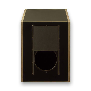 Basic wooden nest box for Macaws