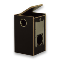 Basic wooden nest box for Aratingas