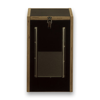 Basic wooden nest box for Aratingas